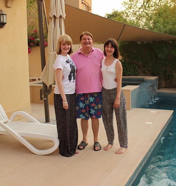 Joe and the girls by his pool.JPG - Joe Capaldi with his neices 
